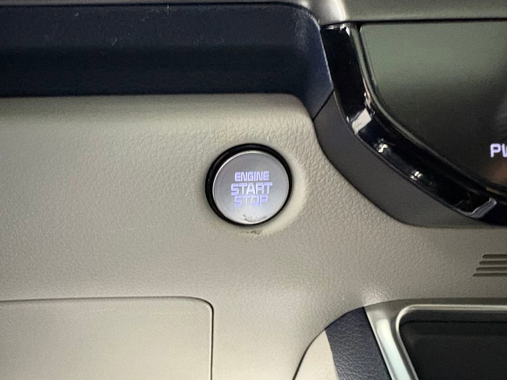 Used 2025 Kia Carnival SX image 22