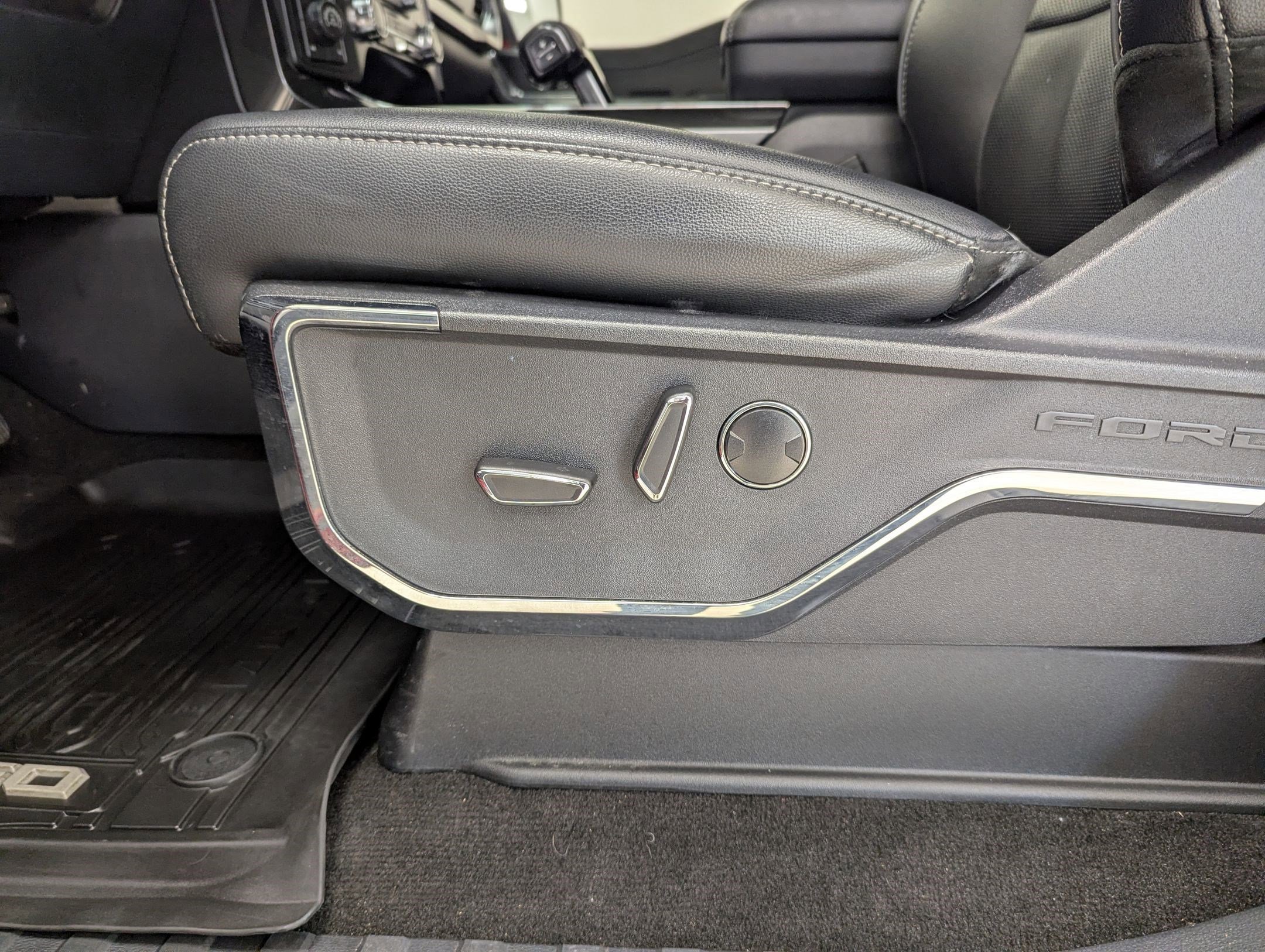 Certified 2022 Ford F150 Lariat w/ Equipment Group 502A High image 12