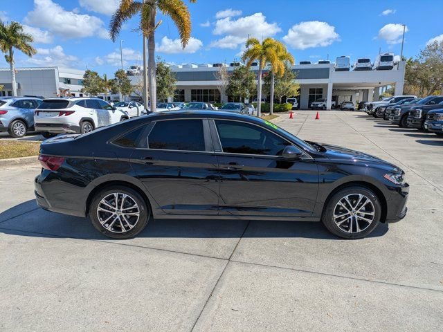 Used 2025 Volkswagen Jetta Sport image 5