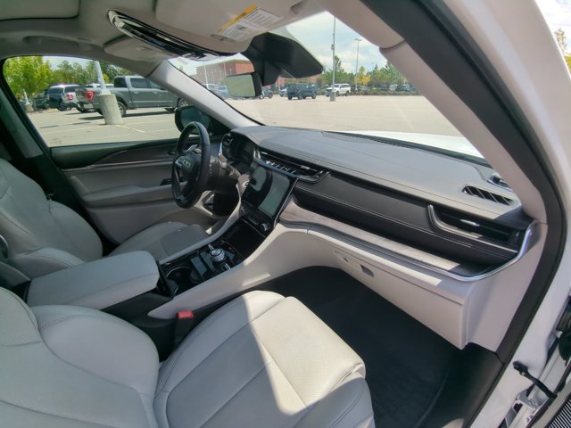 Used 2023 Jeep Grand Cherokee Overland w/ Adv Protech Group III AWD/4WD image 28