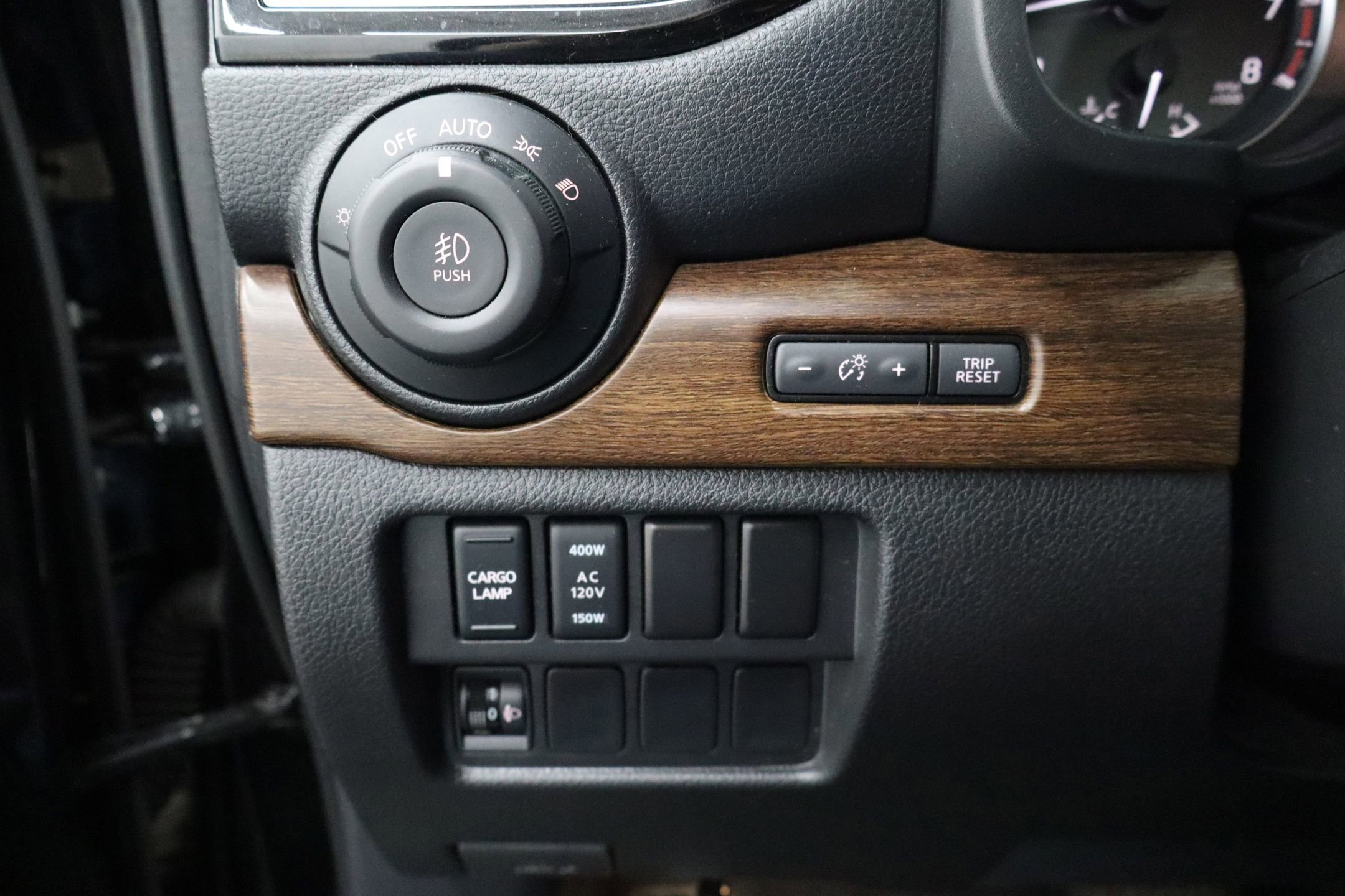 Used 2021 Nissan Titan Platinum Reserve w/ Moonroof Package image 19