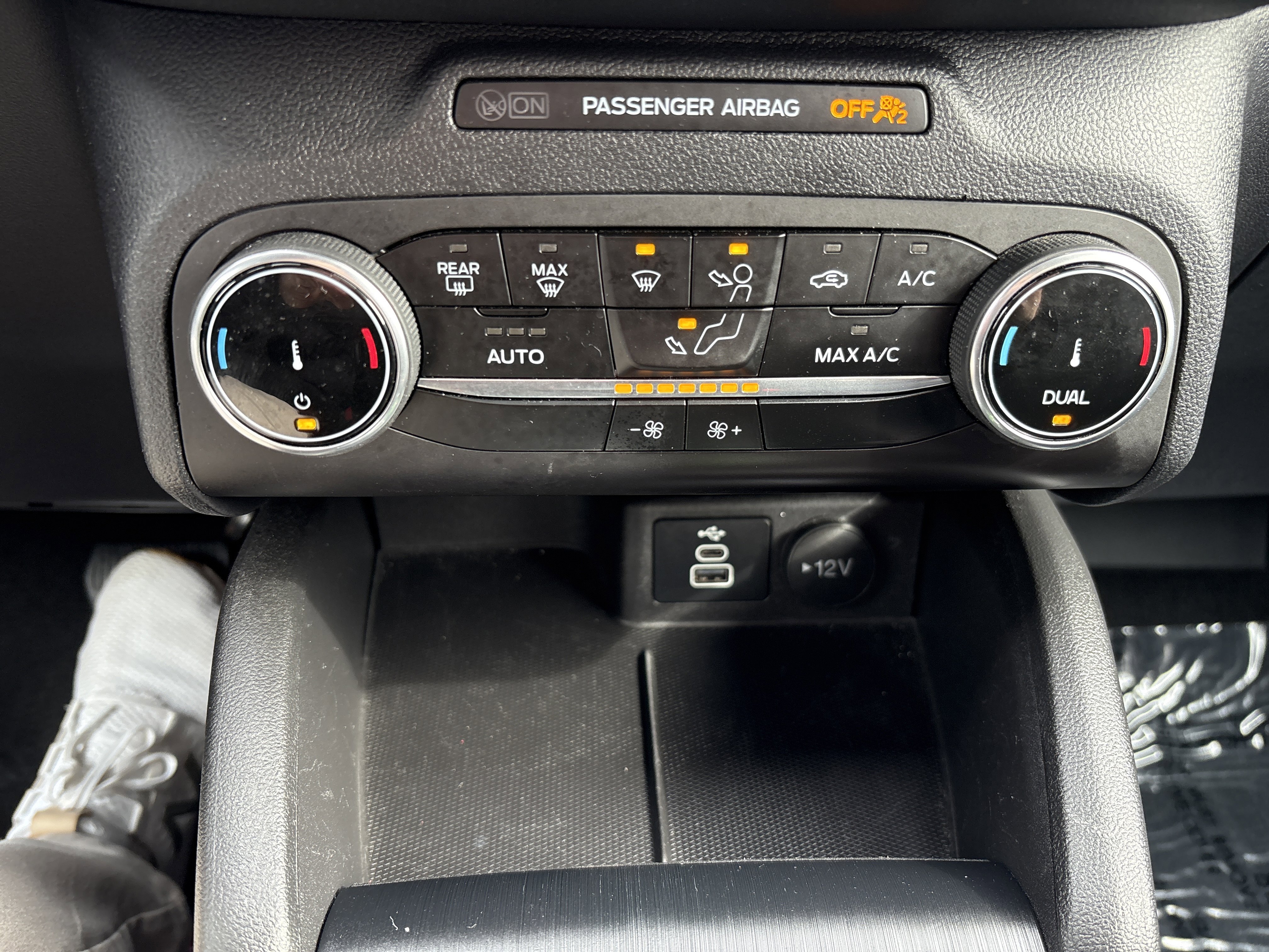Certified 2025 Ford Escape ST-Line AWD/4WD image 26