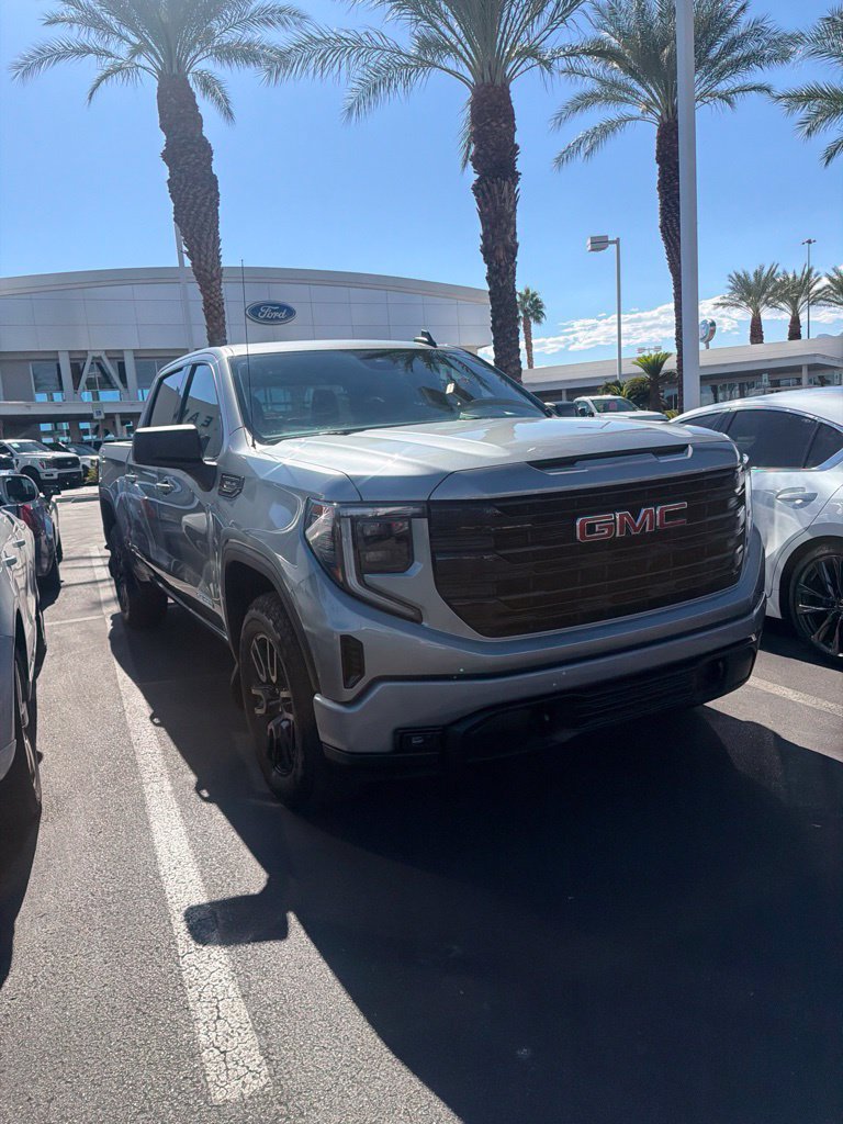 Used 2025 GMC Sierra 1500 Elevation AWD/4WD image 2