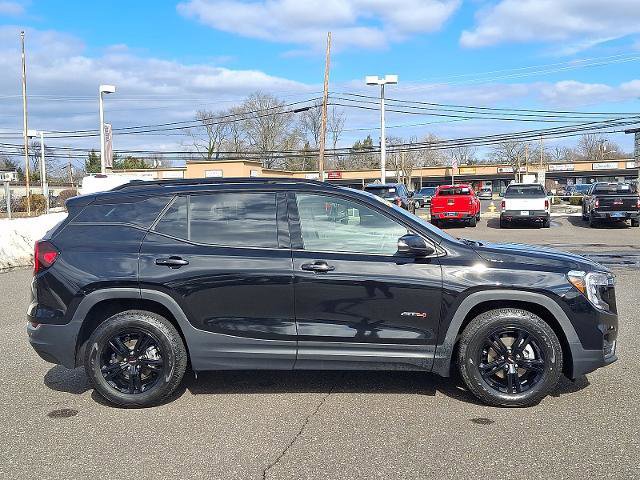 Used 2022 GMC Terrain AT4 image 5