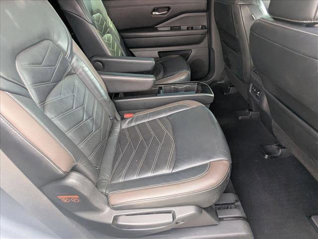 Used 2022 Nissan Pathfinder Platinum w/ Cargo Package image 19