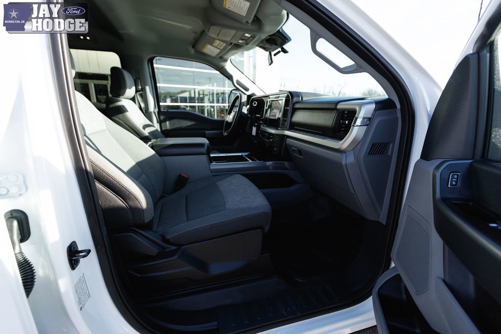 Certified 2025 Ford F450 XLT w/ 360-Degree Camera Package image 46