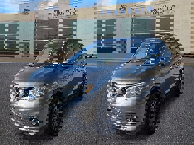 Used 2016 Nissan Rogue SL w/ SL Premium Package image 3