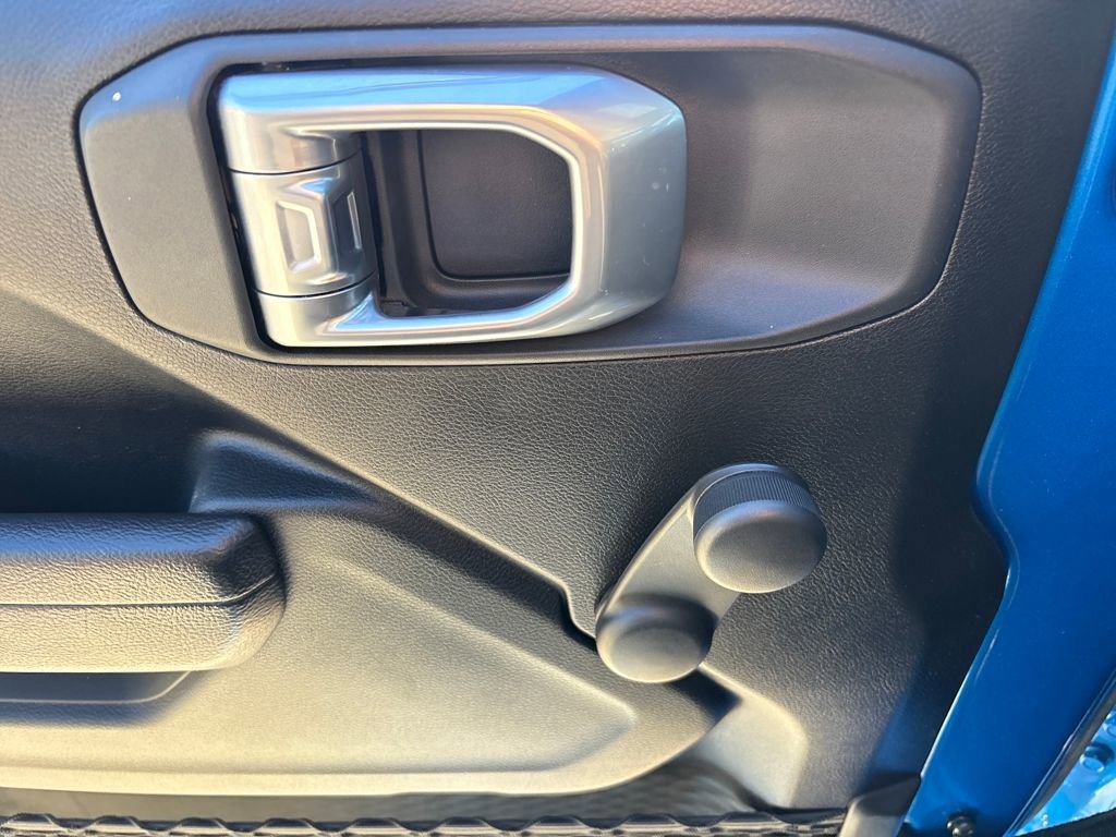 Used 2022 Jeep Wrangler Willys image 17
