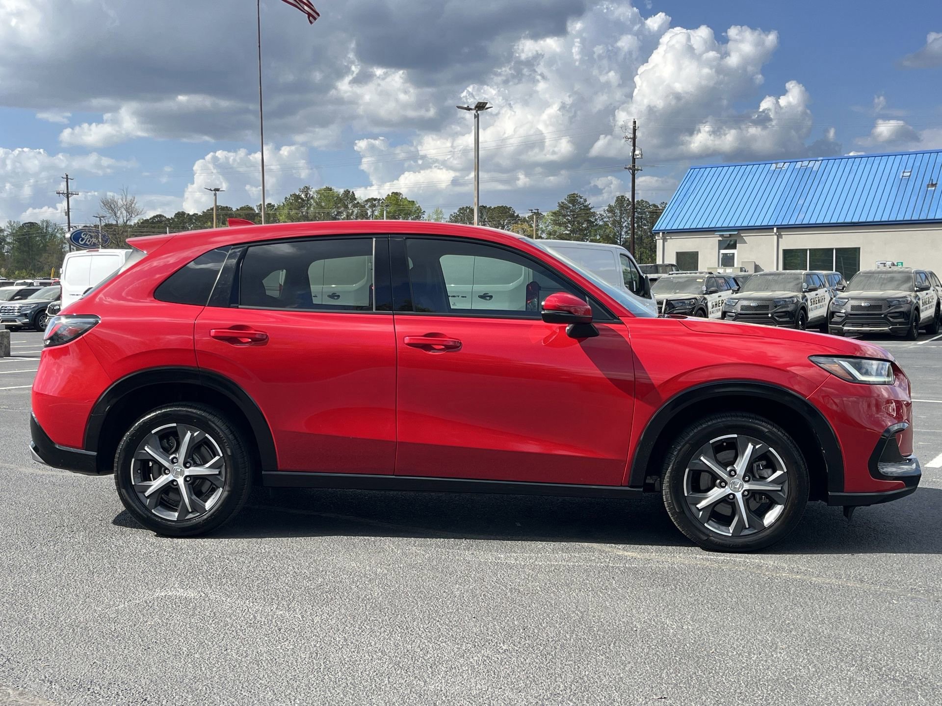 Used 2023 Honda HR-V EX-L image 2