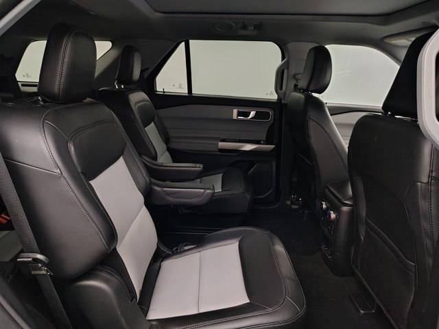 Certified 2024 Ford Explorer XLT w/ Equipment Group 202A AWD/4WD image 17