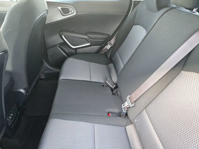 Used 2023 Kia Soul S image 9