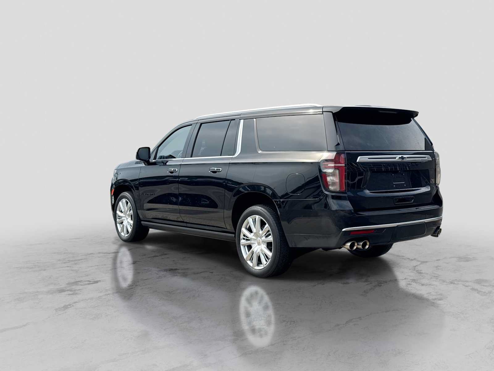 Used 2021 Chevrolet Suburban High Country w/ Premium Package AWD/4WD image 4