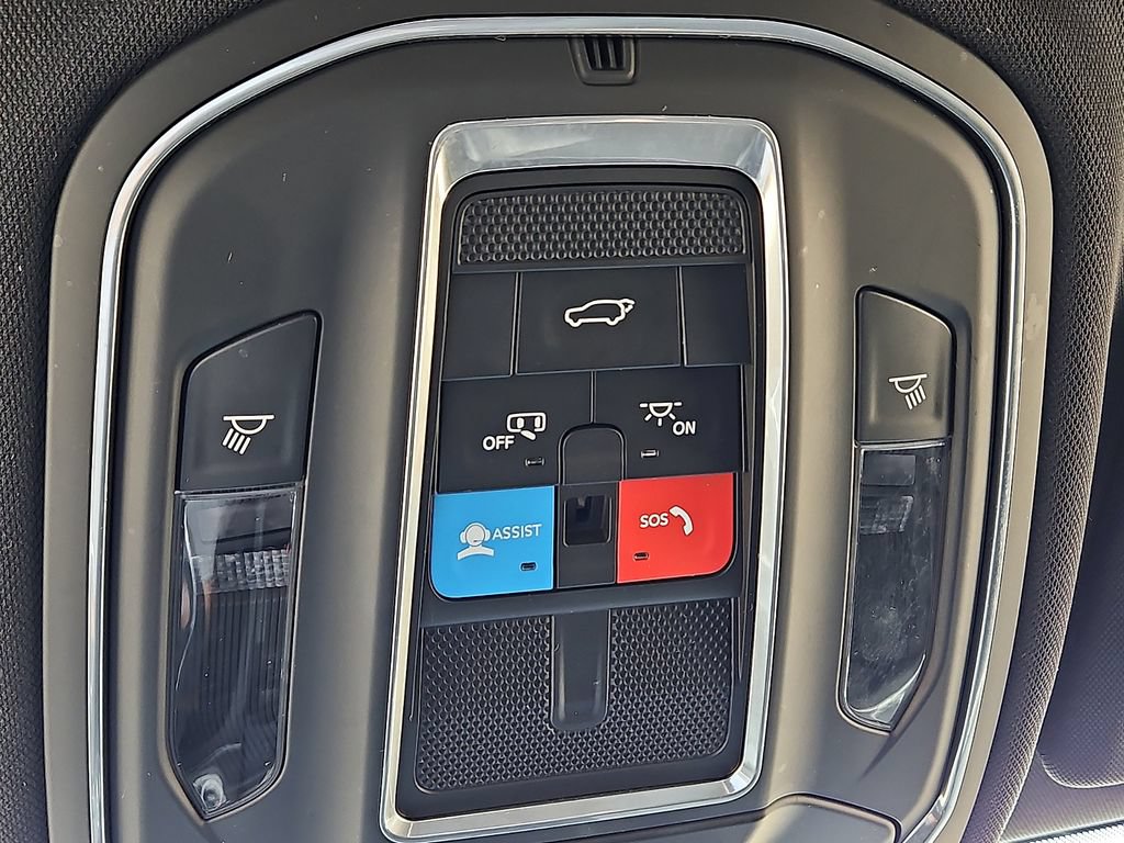 Used 2024 Jeep Grand Cherokee Altitude AWD/4WD image 22