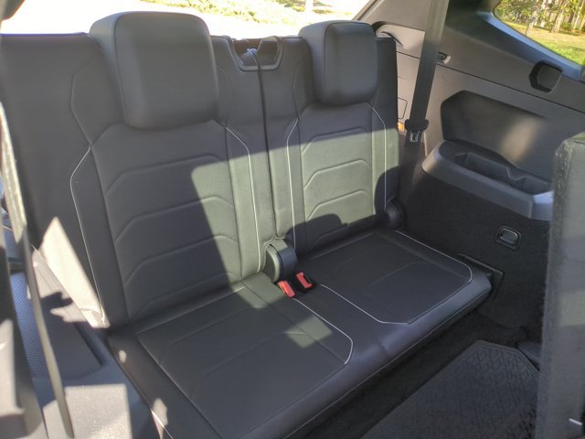 Used 2020 Volkswagen Tiguan SEL Premium R-Line w/ 3rd Row Seat Package AWD/4WD image 33