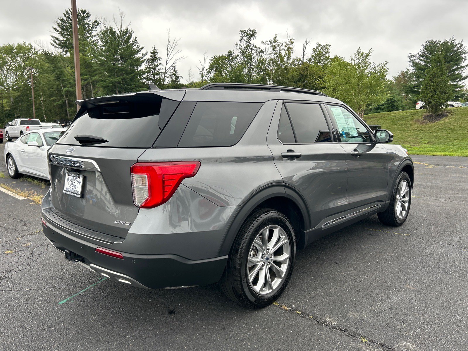 Certified 2024 Ford Explorer XLT w/ Equipment Group 202A AWD/4WD image 17