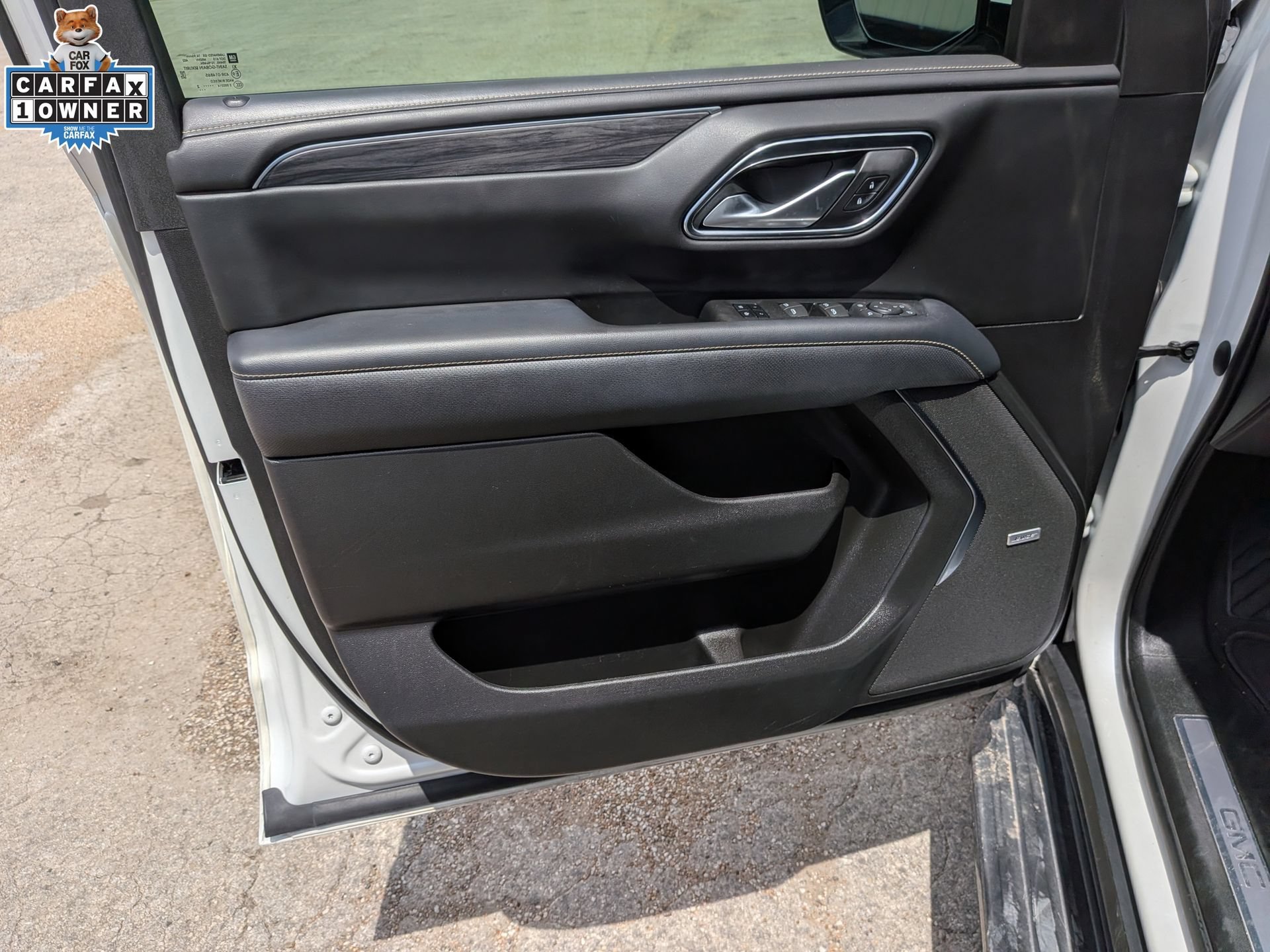 Used 2022 GMC Yukon SLT w/ SLT Luxury Package AWD/4WD image 25
