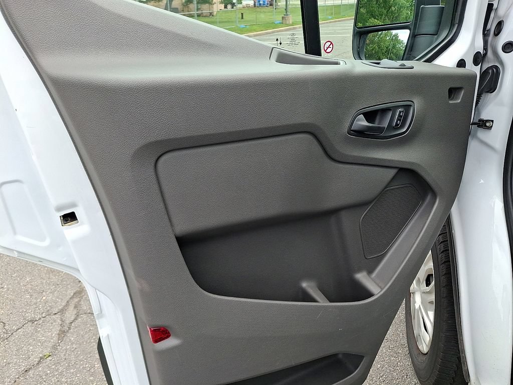 Certified 2025 Ford Transit 250 Low Roof w/ Exterior Upgrade Package RWD image 15