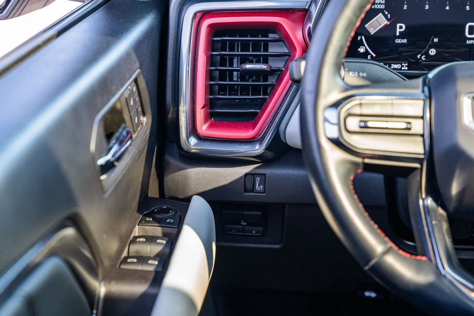 Used 2023 GMC Canyon AT4X image 33