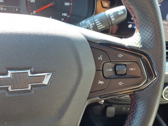 Used 2024 Chevrolet Trax RS FWD image 21