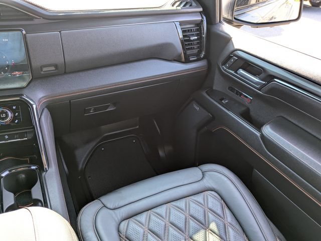 Used 2024 GMC Sierra 1500 AT4 w/ Technology Package AWD/4WD image 17