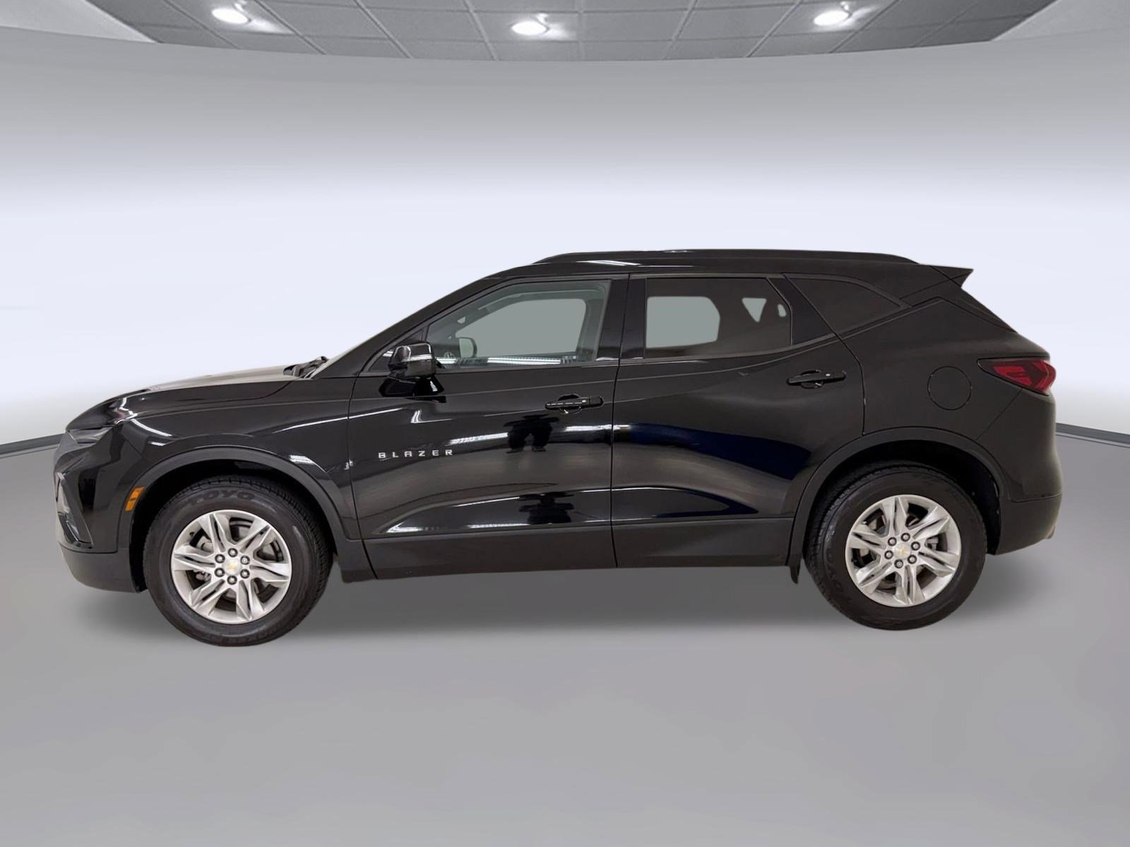 Used 2020 Chevrolet Blazer LT w/ Sound & Technology Package FWD image 2