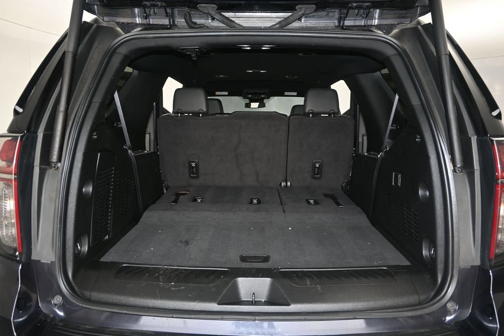 Used 2024 Chevrolet Tahoe LT RWD image 11