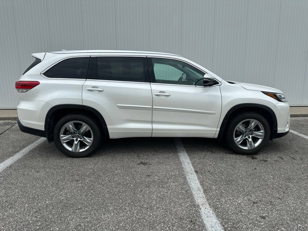 Used 2019 Toyota Highlander Limited AWD/4WD image 9