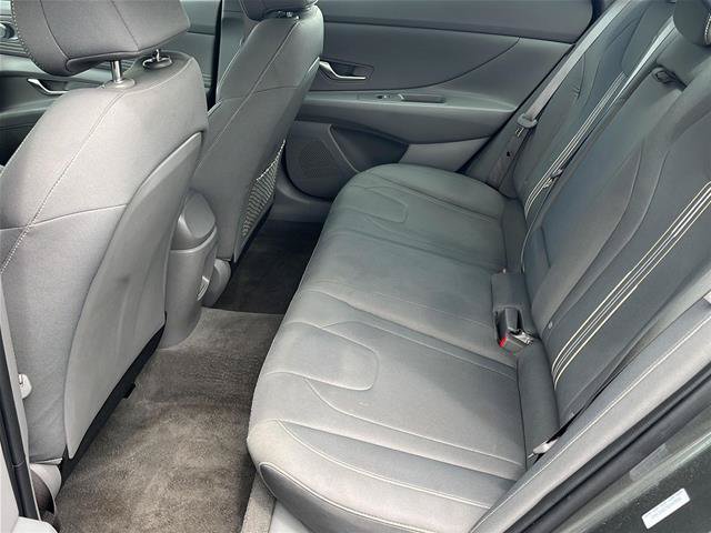 Used 2025 Hyundai Elantra SEL FWD image 17
