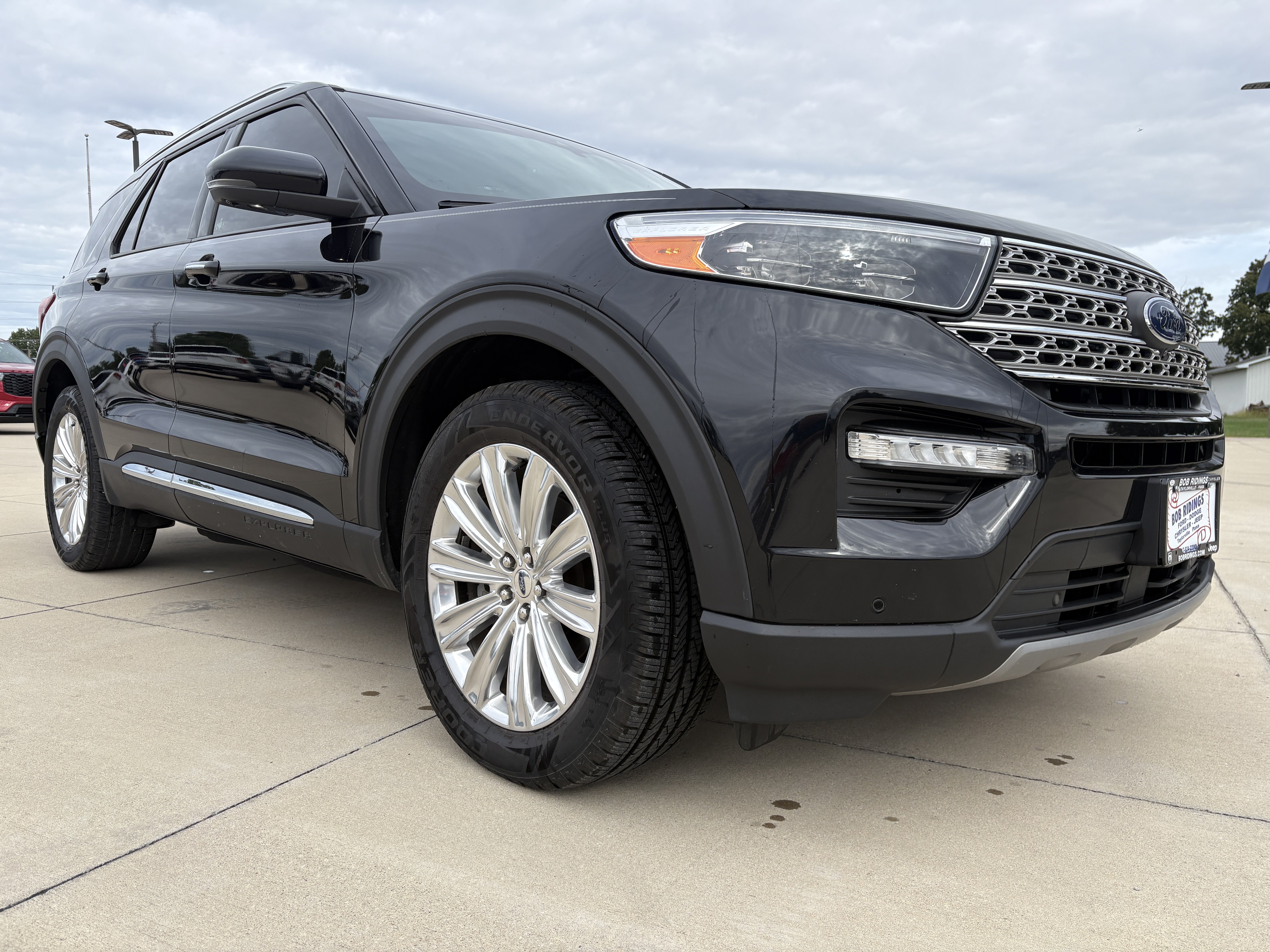 Certified 2020 Ford Explorer Limited AWD/4WD image 3