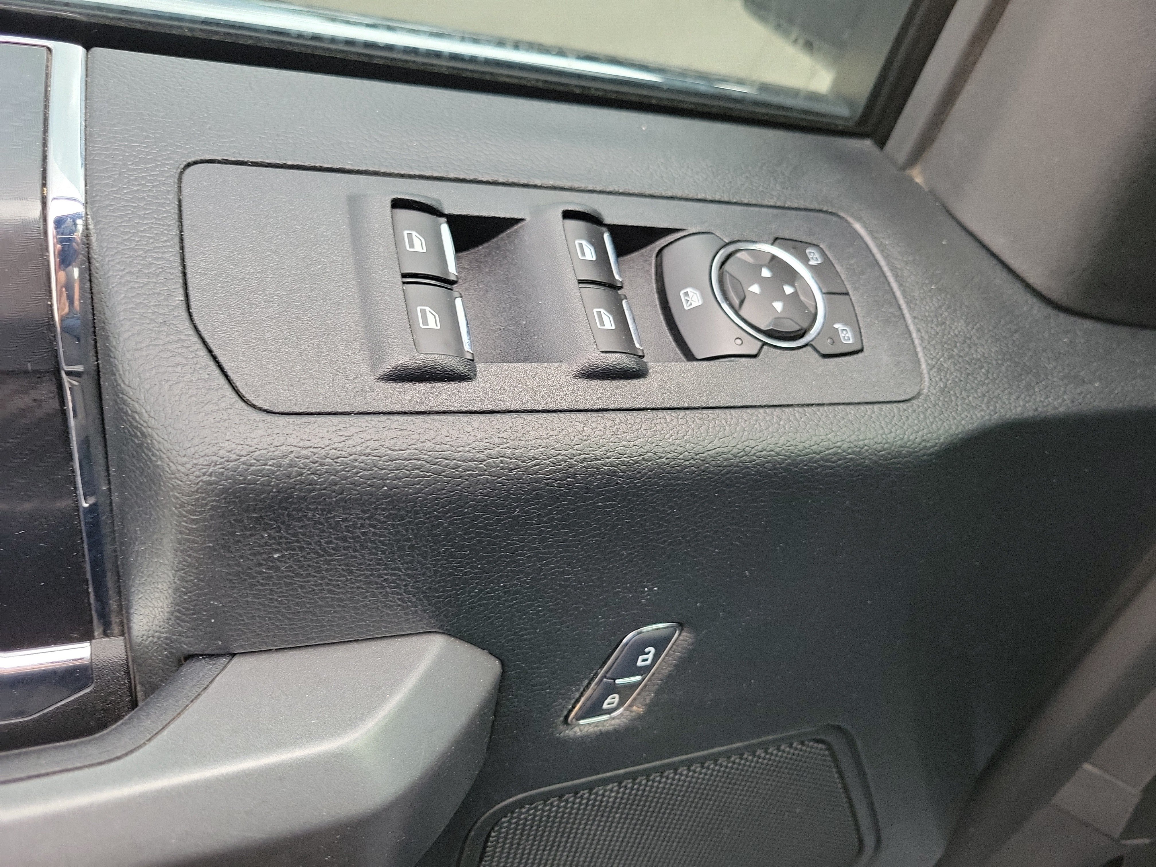 Certified 2019 Ford F150 XLT w/ Equipment Group 302A Luxury AWD/4WD image 18