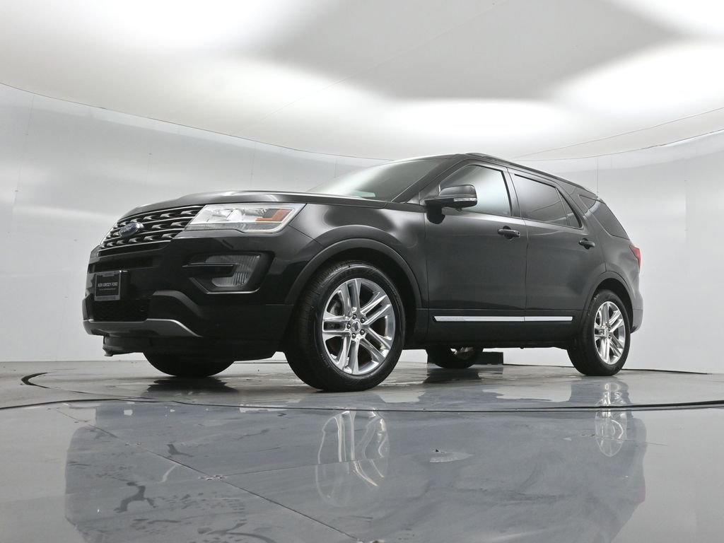 Certified 2017 Ford Explorer XLT w/ Equipment Group 202A image 48