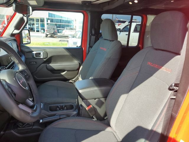 Used 2025 Jeep Wrangler Unlimited Rubicon w/ Convenience Group image 5