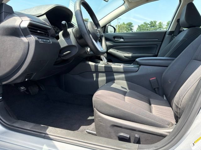 Used 2025 Nissan Altima 2.5 SV FWD image 14