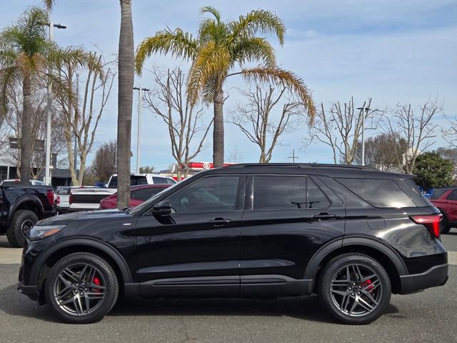 Certified 2025 Ford Explorer ST-Line w/ Premium Package image 6