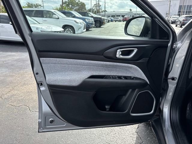 Used 2023 Jeep Compass Sport image 18