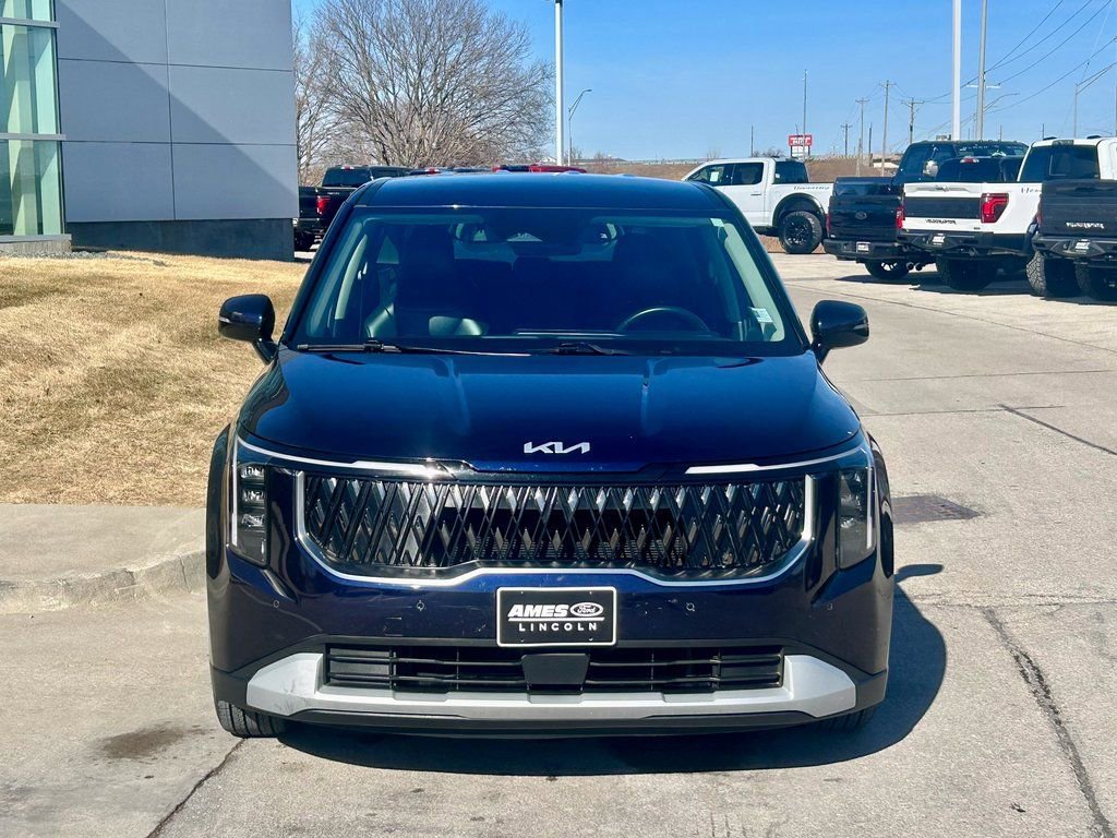 Used 2025 Kia Carnival image 7