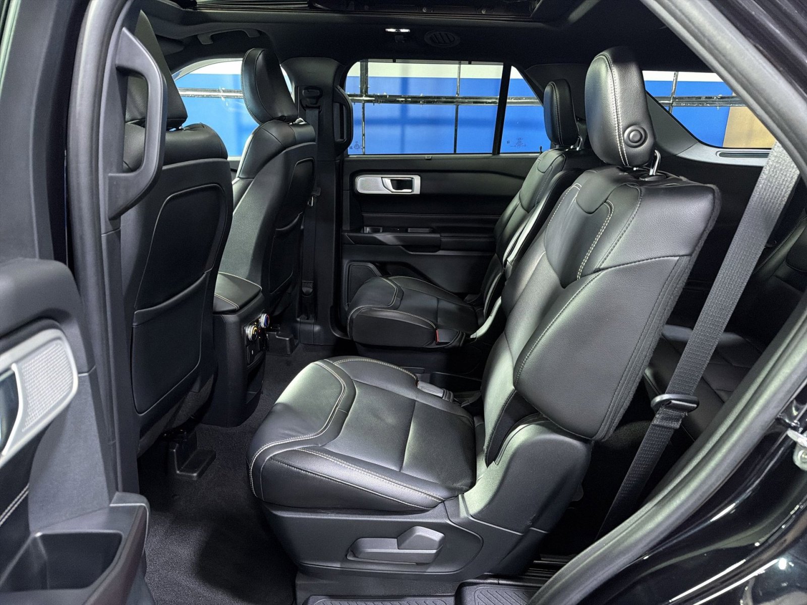 Certified 2020 Ford Explorer ST w/ Premium Technology Package AWD/4WD image 30