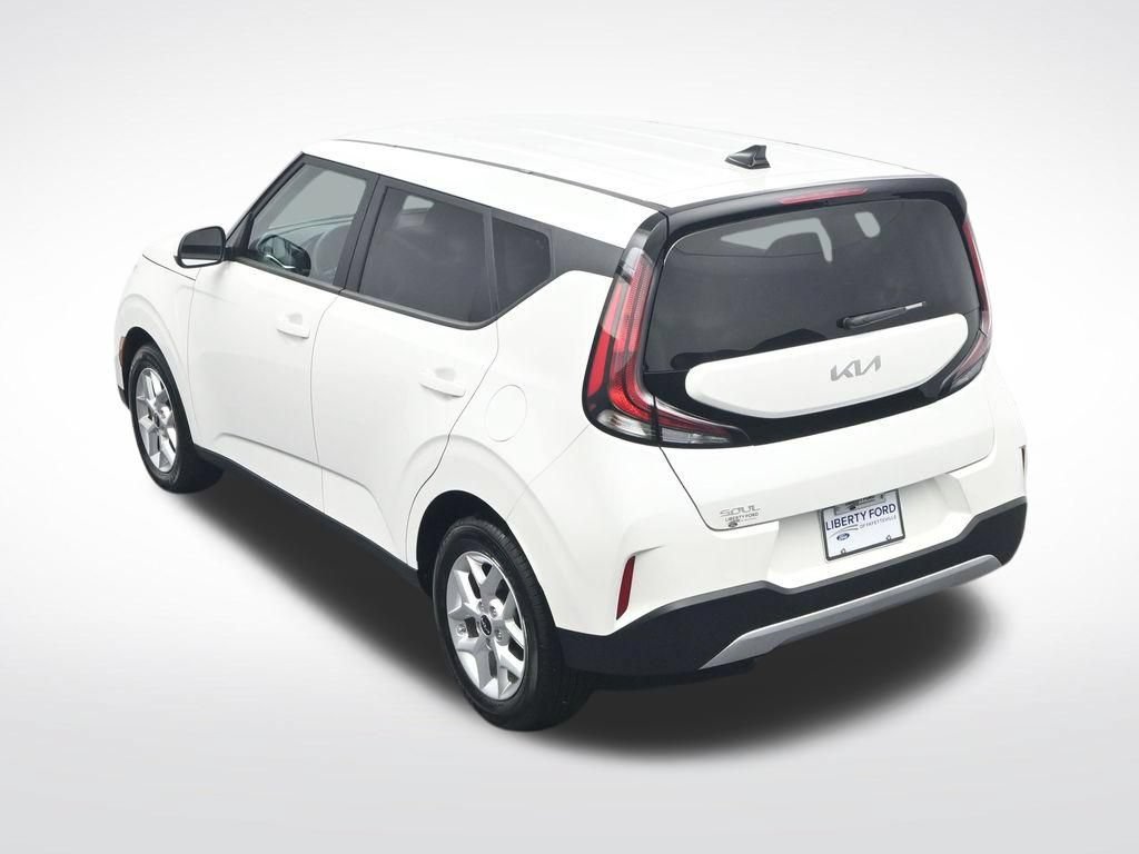 Used 2025 Kia Soul LX w/ LX Technology Package FWD image 29