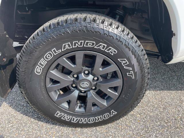 Used 2023 Toyota Tacoma SR5 AWD/4WD image 4