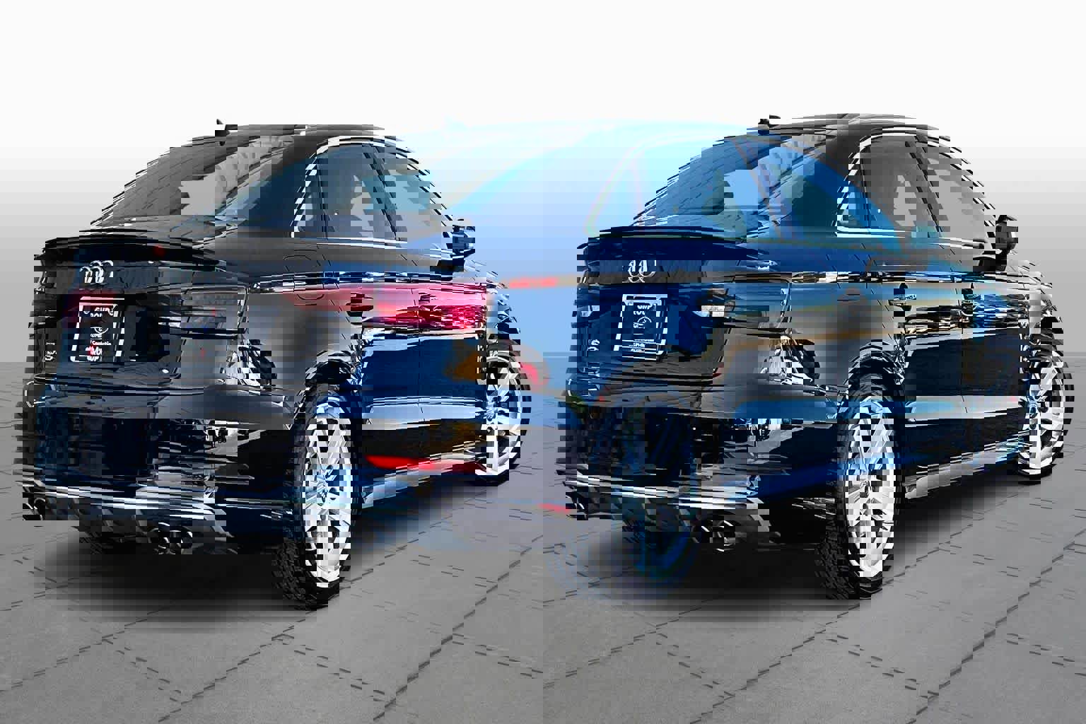 Used 2020 Audi S3 Premium Plus w/ Premium Plus Package image 4