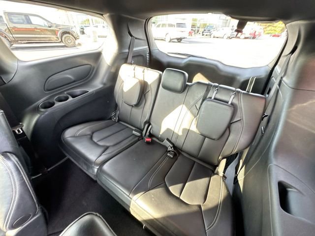 Used 2025 Chrysler Pacifica Select image 24