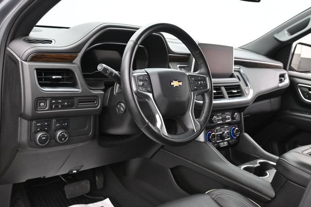 Used 2024 Chevrolet Suburban Premier AWD/4WD image 16