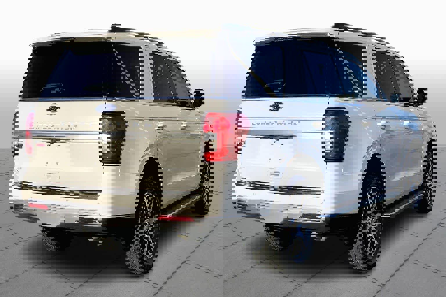 Certified 2023 Ford Expedition XLT image 13