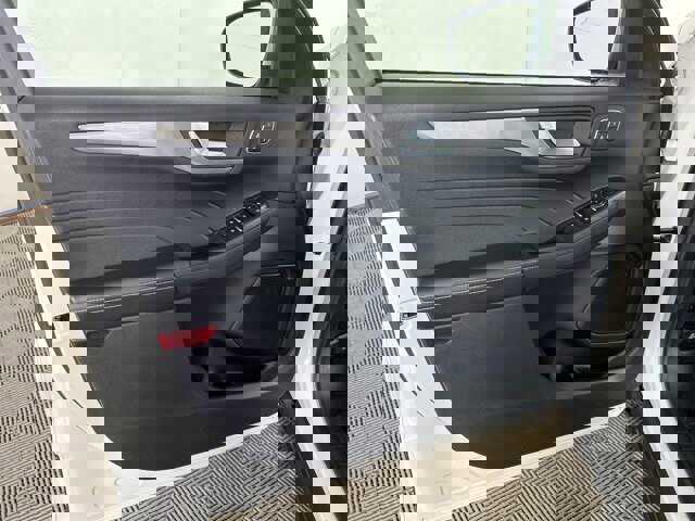 Certified 2022 Ford Escape Titanium image 10