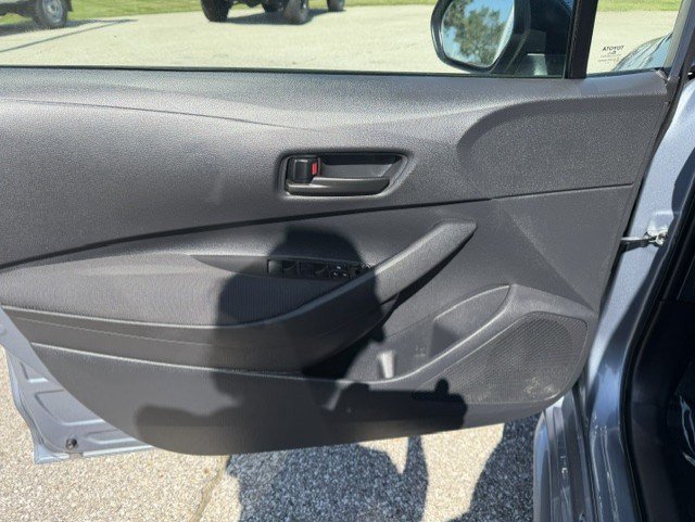 Used 2025 Toyota Corolla LE FWD image 11