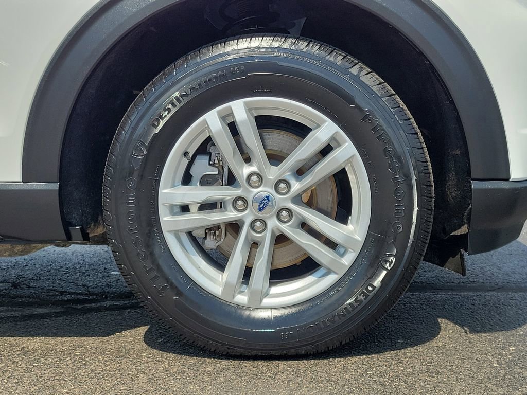 Certified 2023 Ford Explorer XLT w/ Equipment Group 202A AWD/4WD image 9