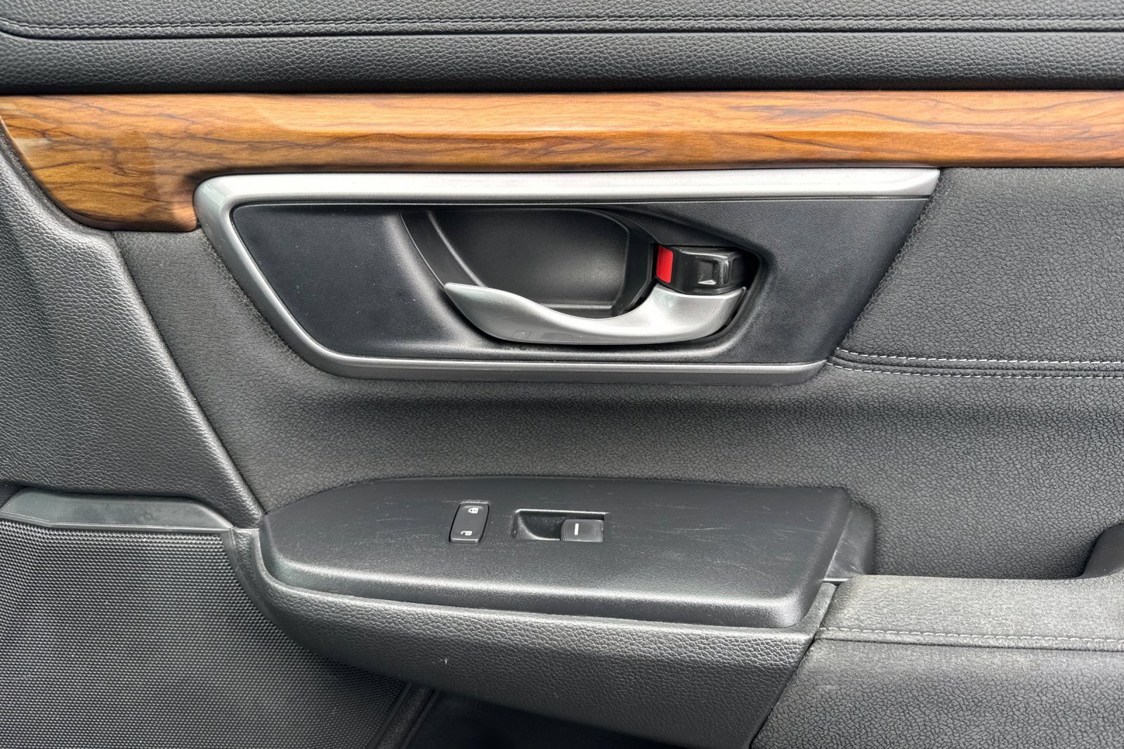 Used 2018 Honda CR-V EX image 11