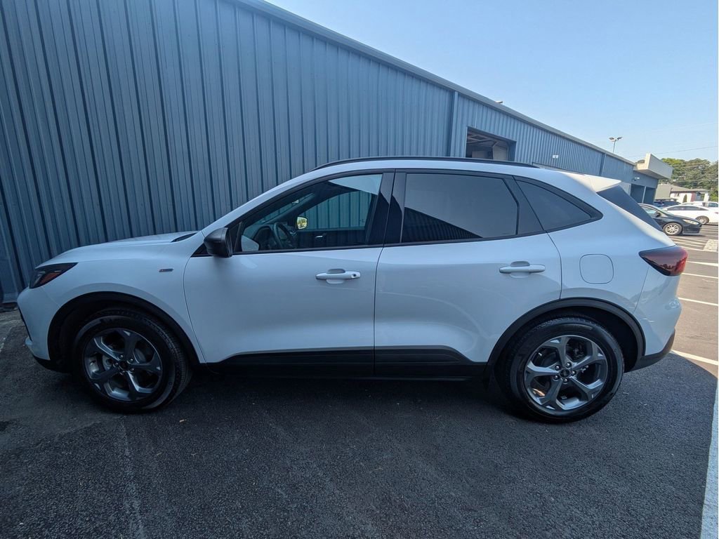 Certified 2025 Ford Escape ST-Line w/ Tech Pack #1 FWD image 11