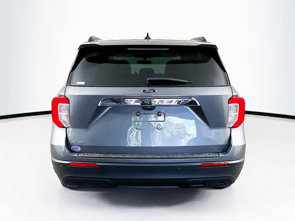 Certified 2024 Ford Explorer XLT RWD image 4