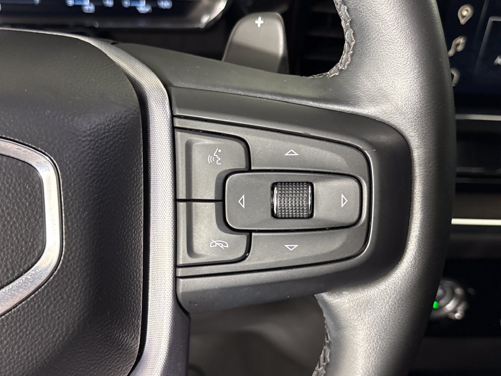 Used 2023 GMC Sierra 1500 SLT AWD/4WD image 19